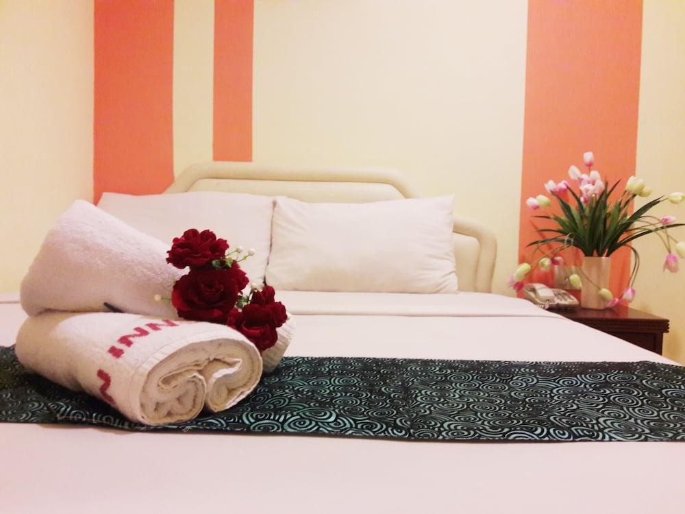 Sun Inns Hotel D'Mind เซอรีเคมบางัน ภายนอก รูปภาพ