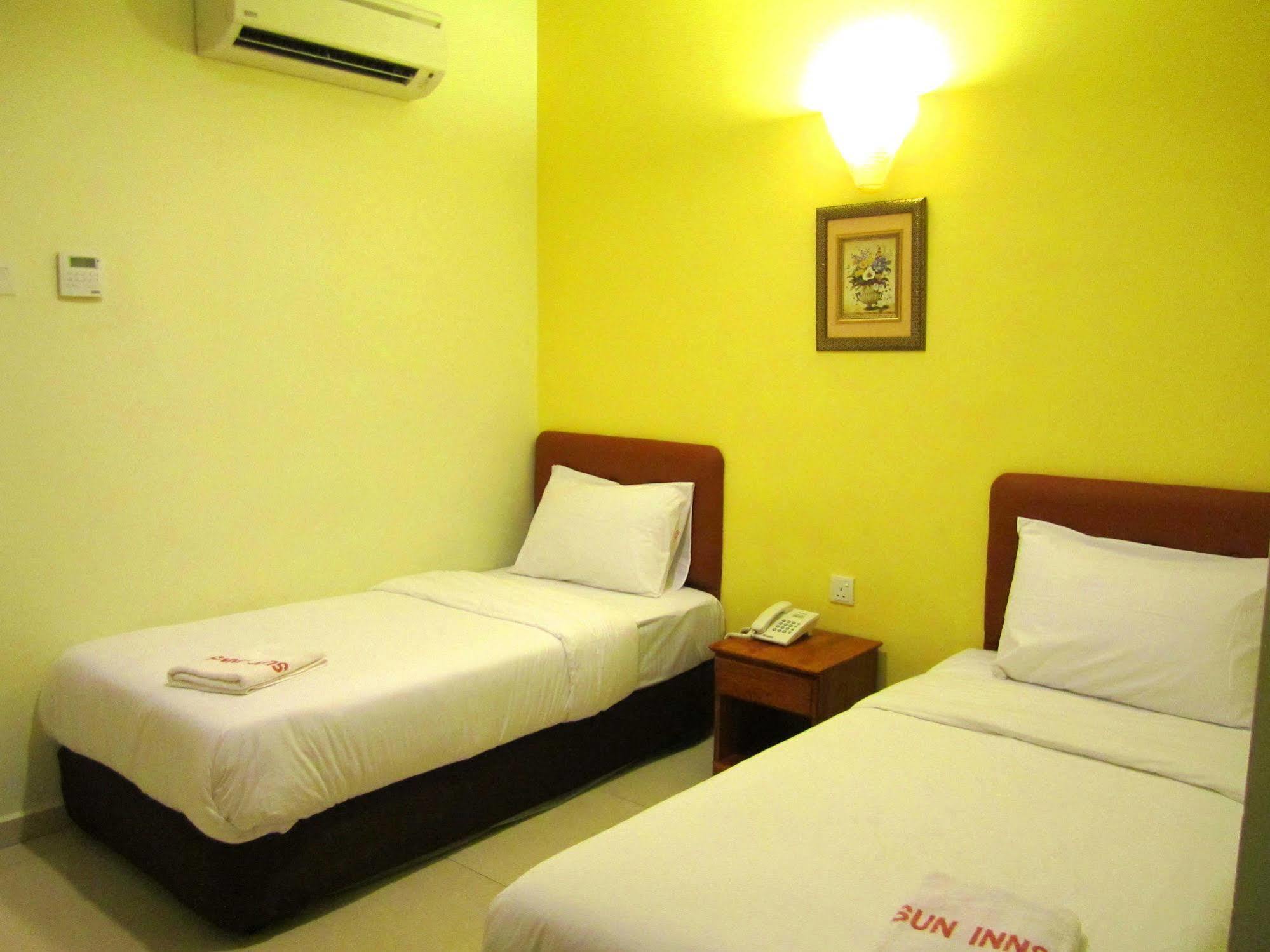 Sun Inns Hotel D'Mind เซอรีเคมบางัน ภายนอก รูปภาพ