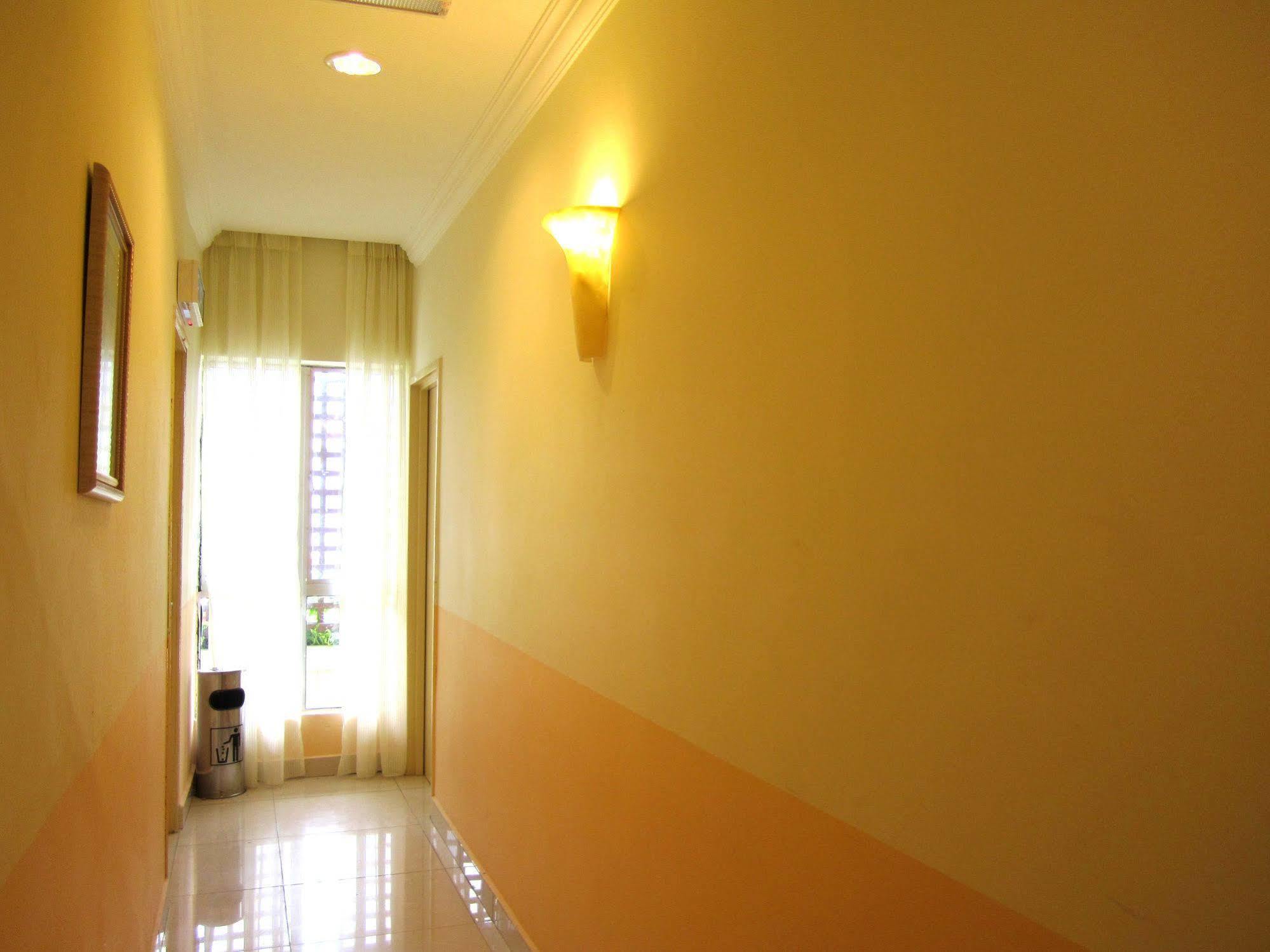 Sun Inns Hotel D'Mind เซอรีเคมบางัน ภายนอก รูปภาพ